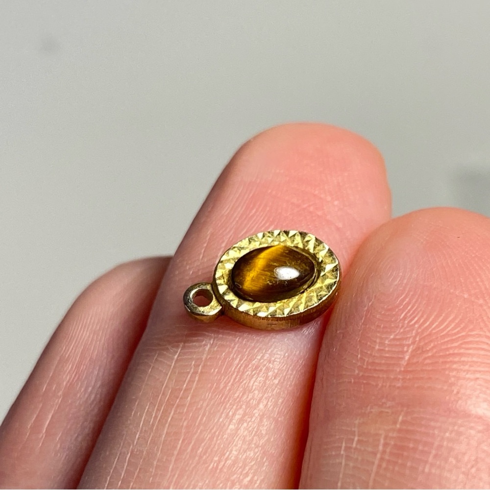 Dainty vintage tiger’s eye oval pendant 1970s - Picture 6 of 6
